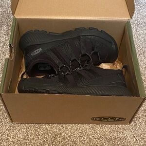 Keen Black and Gray Slip-On Casual Sport Shoes